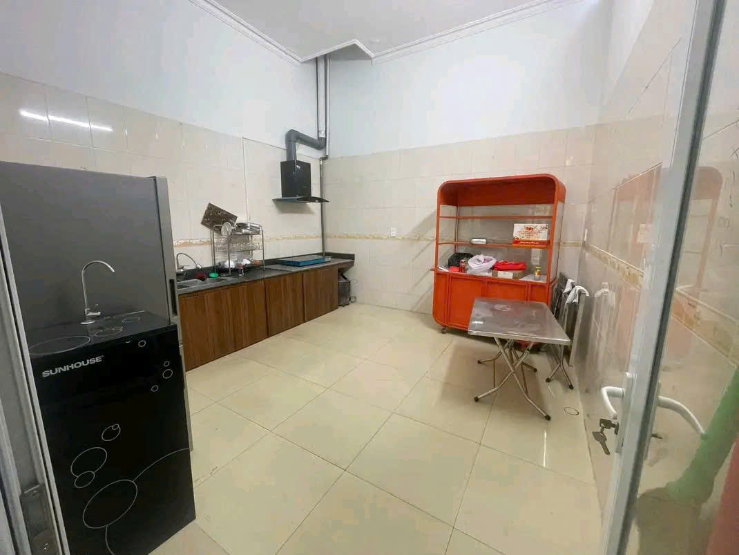 Cho thuê nhà mặt đường Quán Nam