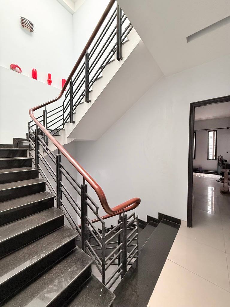 Siêu phẩm khu Tên Lửa, diện tích 100m2, ngang 5m, 5 phòng ngủ khép kín giá bán 14,5 tỷ