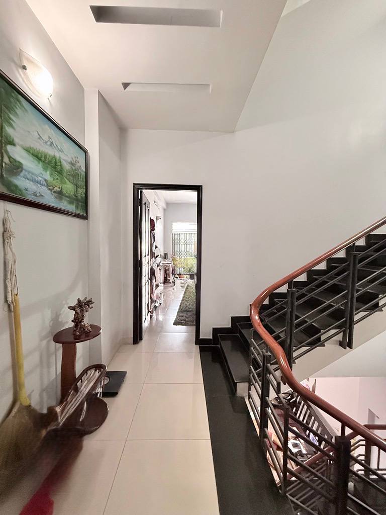 Siêu phẩm khu Tên Lửa, diện tích 100m2, ngang 5m, 5 phòng ngủ khép kín giá bán 14,5 tỷ