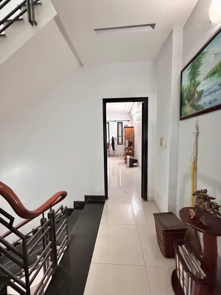 Siêu phẩm khu Tên Lửa, diện tích 100m2, ngang 5m, 5 phòng ngủ khép kín giá bán 14,5 tỷ