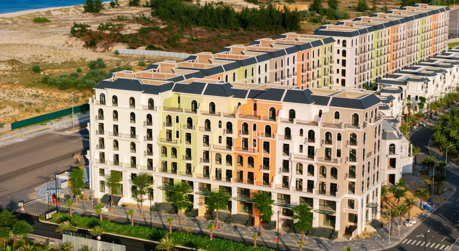 Bán căn khách sạn đối diện Quảng trường biển 250m2 mặt tiền đại lộ Võ Nguyên Giáp