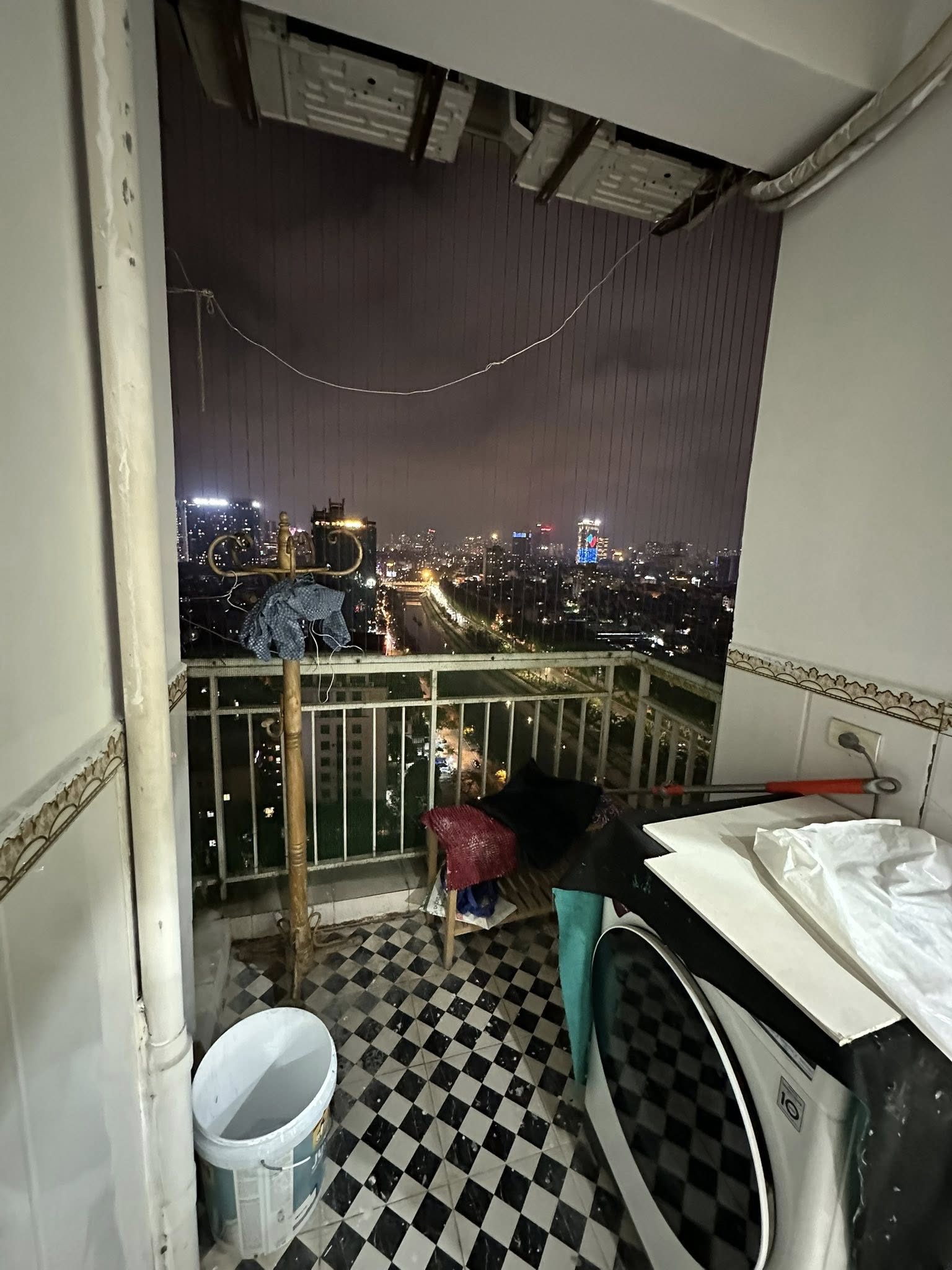 Cho thuê căn hộ 3 ngủ, 2 vệ sinh, full đồ 137 Nguyễn Ngọc Vũ ,Trung Hoà, Cầu Giấy, Hà Nội