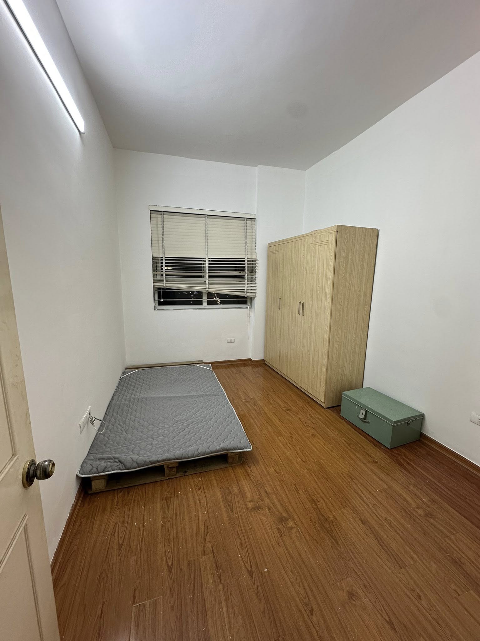 Cho thuê căn hộ 3 ngủ, 2 vệ sinh, full đồ 137 Nguyễn Ngọc Vũ ,Trung Hoà, Cầu Giấy, Hà Nội