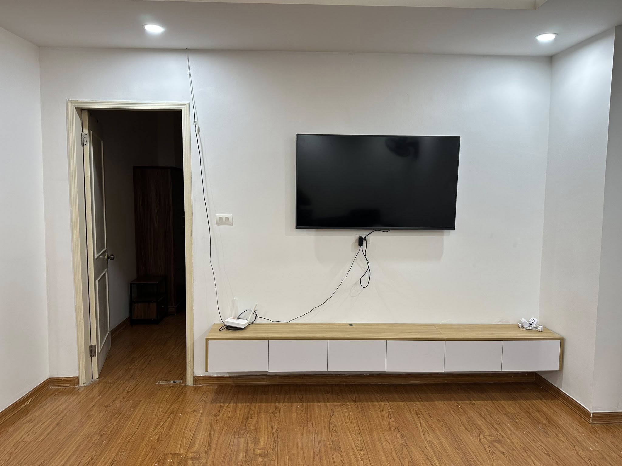 Cho thuê căn hộ 3 ngủ, 2 vệ sinh, full đồ 137 Nguyễn Ngọc Vũ ,Trung Hoà, Cầu Giấy, Hà Nội