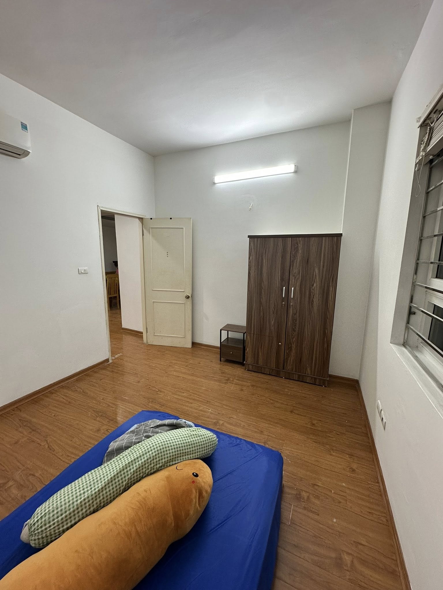 Cho thuê căn hộ 3 ngủ, 2 vệ sinh, full đồ 137 Nguyễn Ngọc Vũ ,Trung Hoà, Cầu Giấy, Hà Nội