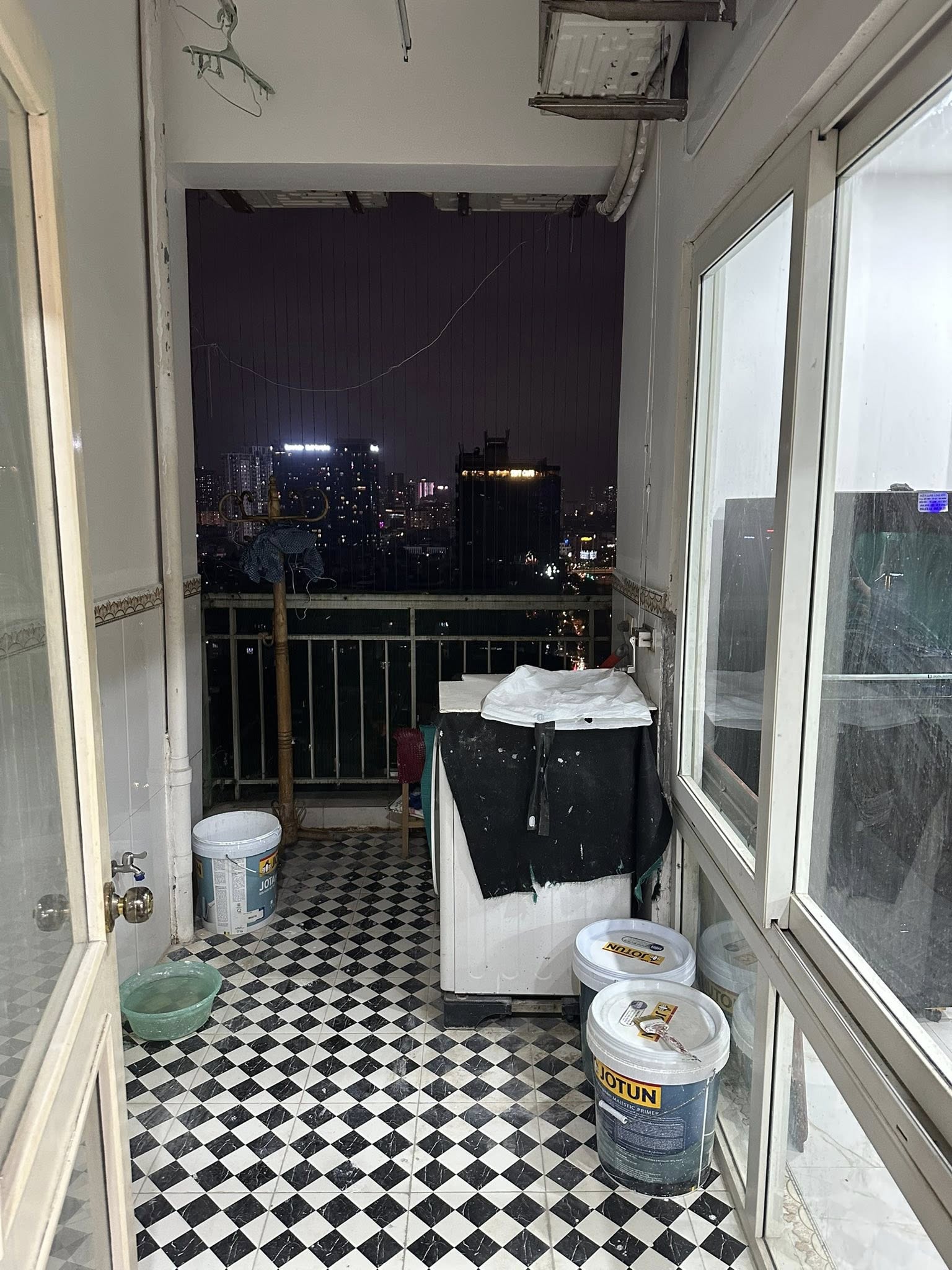 Cho thuê căn hộ 3 ngủ, 2 vệ sinh, full đồ 137 Nguyễn Ngọc Vũ ,Trung Hoà, Cầu Giấy, Hà Nội