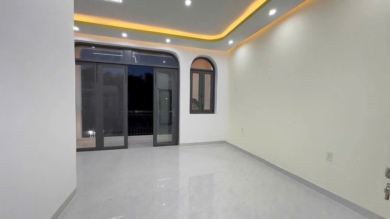 Bán nhà 1 trệt 1 lầu – gần trung tâm Bình Chánh