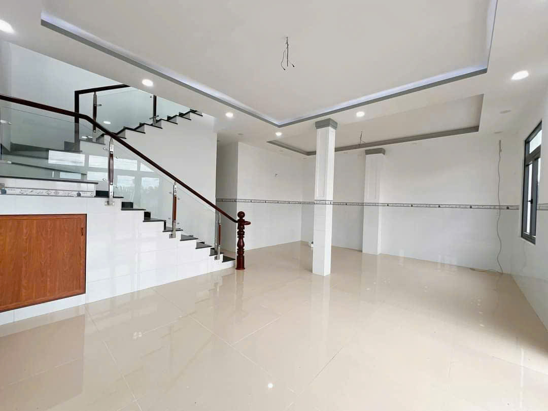 Cần bán nhà 1 trệt 1 lầu – khu vực Bờ Chùa, Bình Chánh – gần khu dân cư – giá tốt chỉ 1,3 tỷ