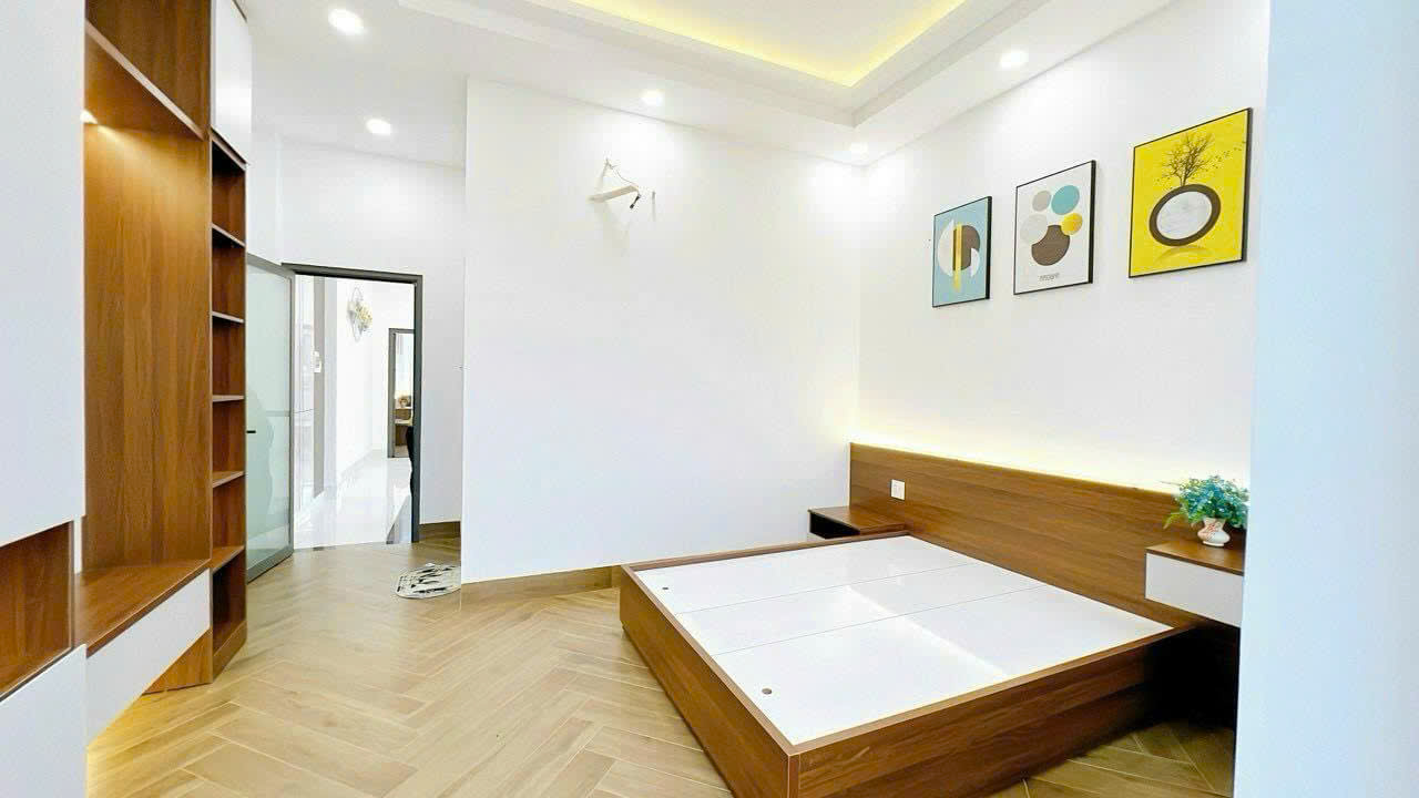 Cần bán nhà 1 trệt 1 lầu – 3 phòng ngủ, 3 toilet – gần trường học – diện tích 100m² – Bình Chánh