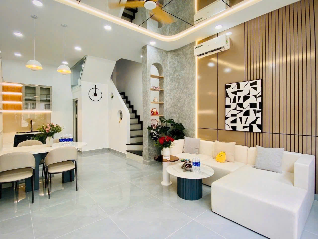 Cần bán nhà 1 trệt 2 lầu – gần khu dân cư trường học – giá cực tốt