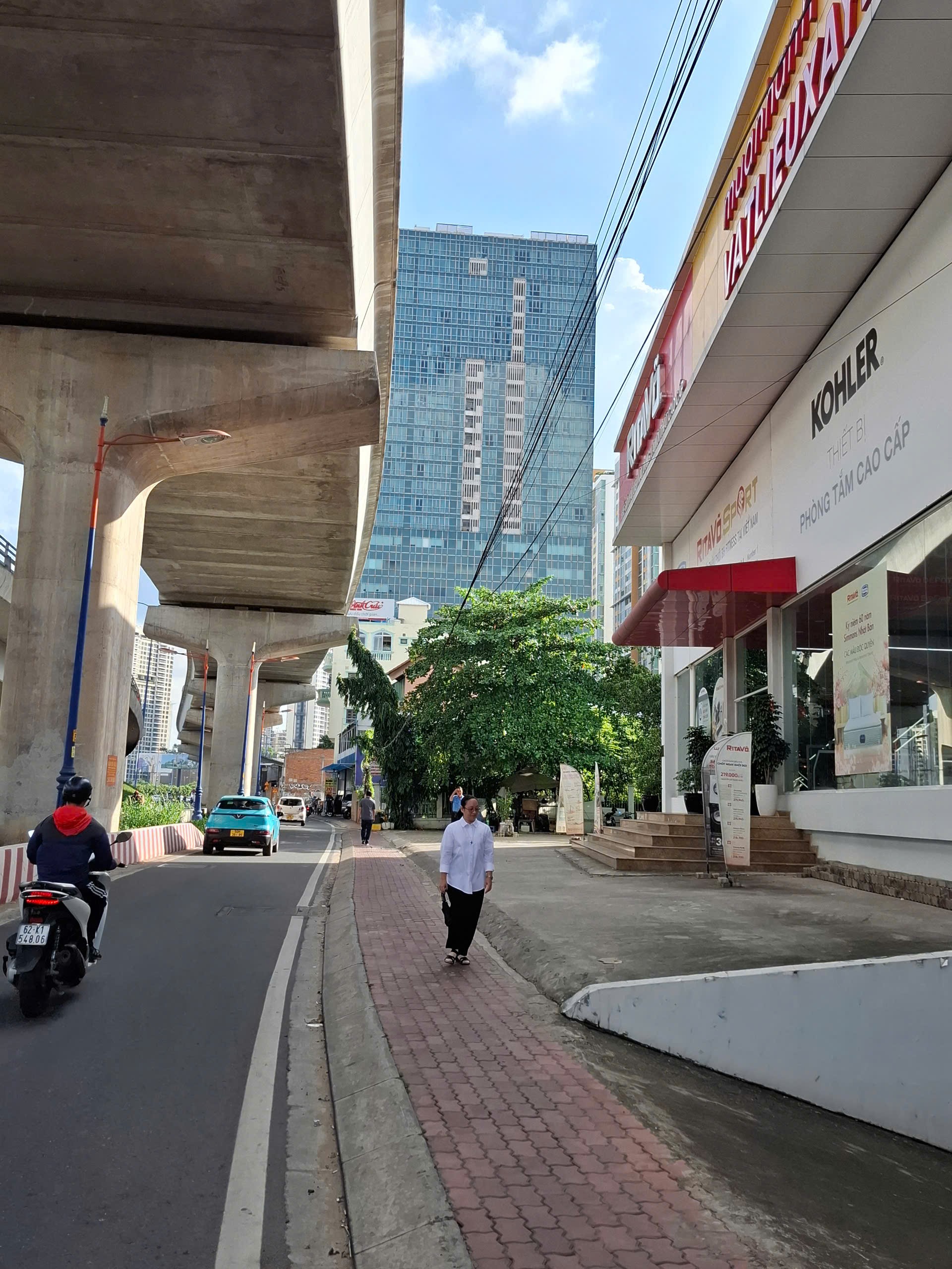 Cho thuê đất mặt tiền Song Hành, An Phú, quận 2, giá 180 triệu