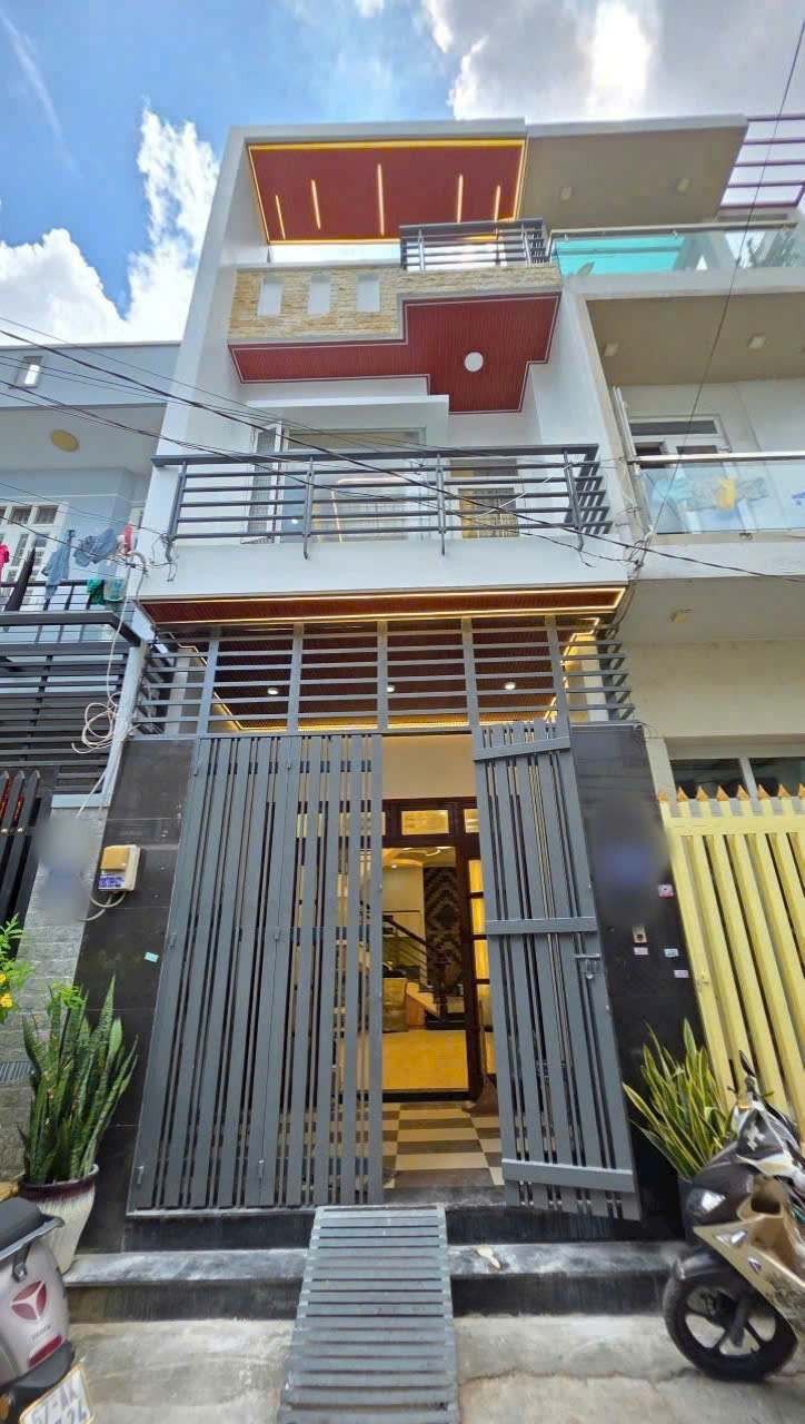 Bán nhà 1 trệt 2 lầu – giá tốt ngay trung tâm Hưng Long – Bình Chánh