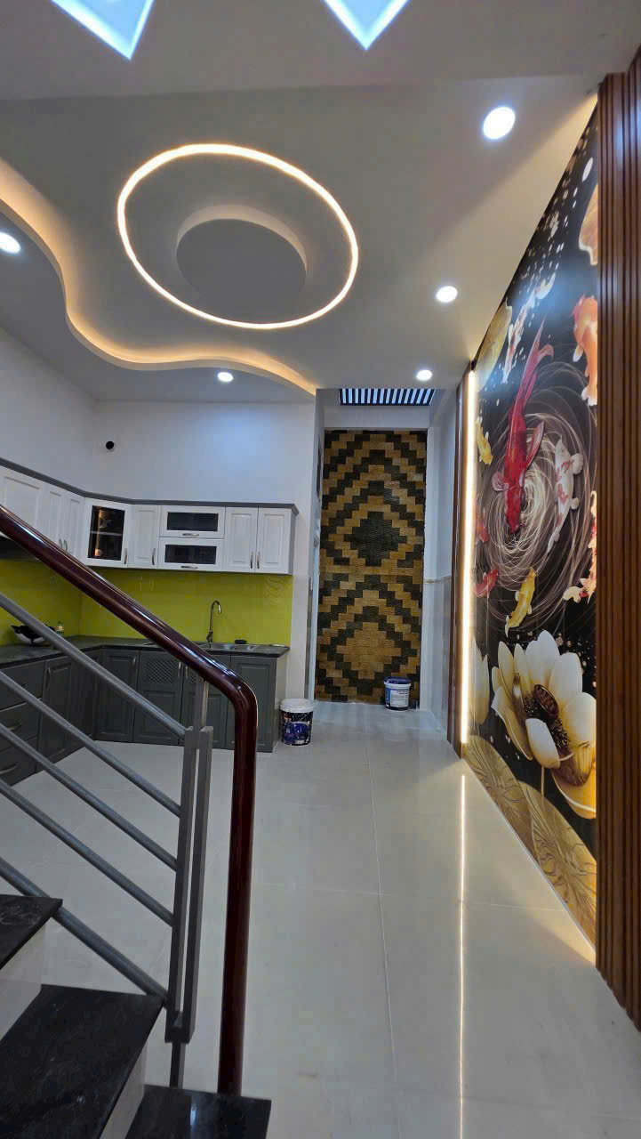 Bán nhà 1 trệt 2 lầu – giá tốt ngay trung tâm Hưng Long – Bình Chánh