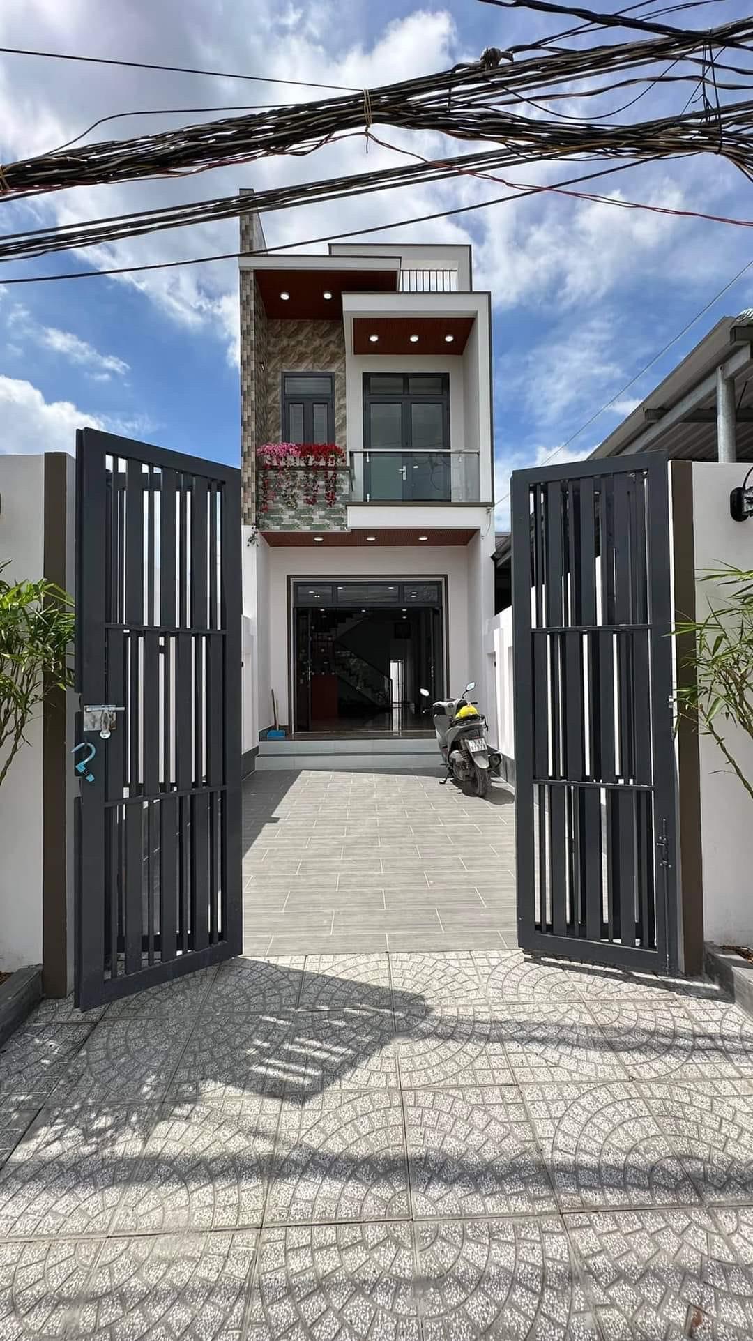 Bán nhà 1 trệt 1 lầu – gần chợ Bình Chánh