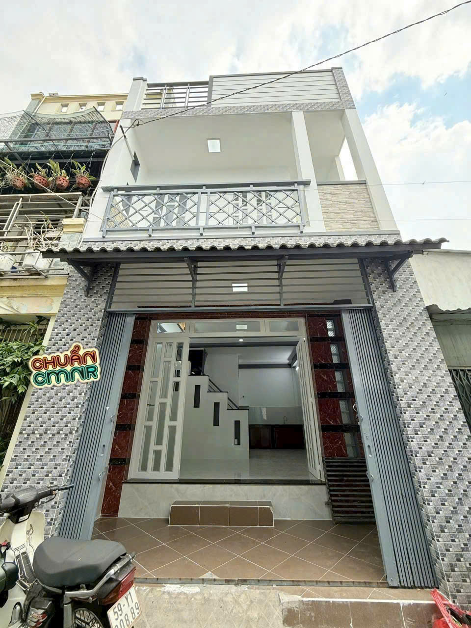 Bán nhà 1 trệt 1 lầu - diện tích 5x20m - giá 1,53 tỷ - nằm ngay trục đường Mai Bá Hương, huyện Bình Chánh