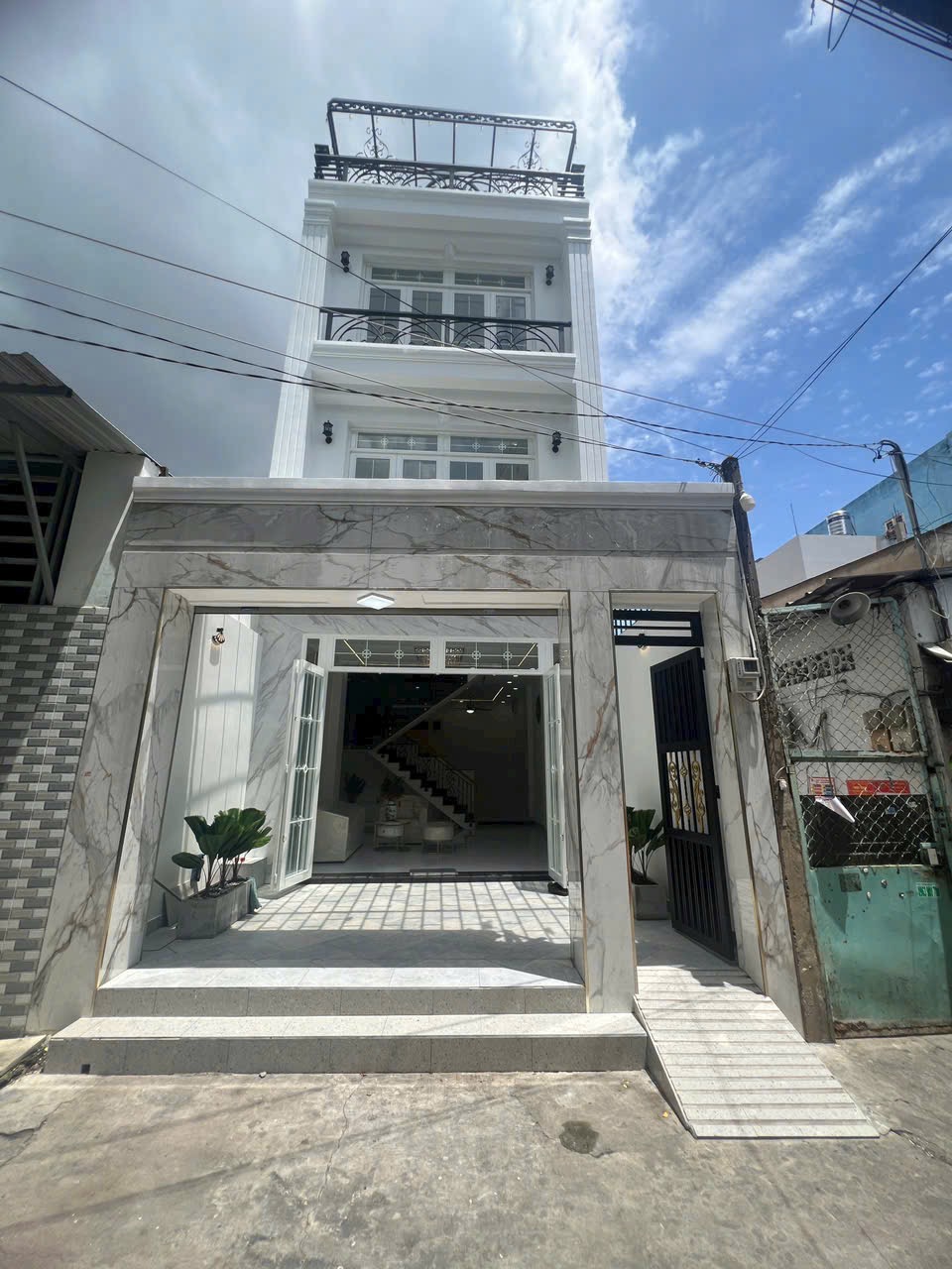 Chị Hân Nguyễn cần bán gấp nhà đẹp Bình Chánh – sổ hồng riêng – giá chỉ 1,84 tỷ, vị trí đường Bàu Gốc, xã Tân Kiên