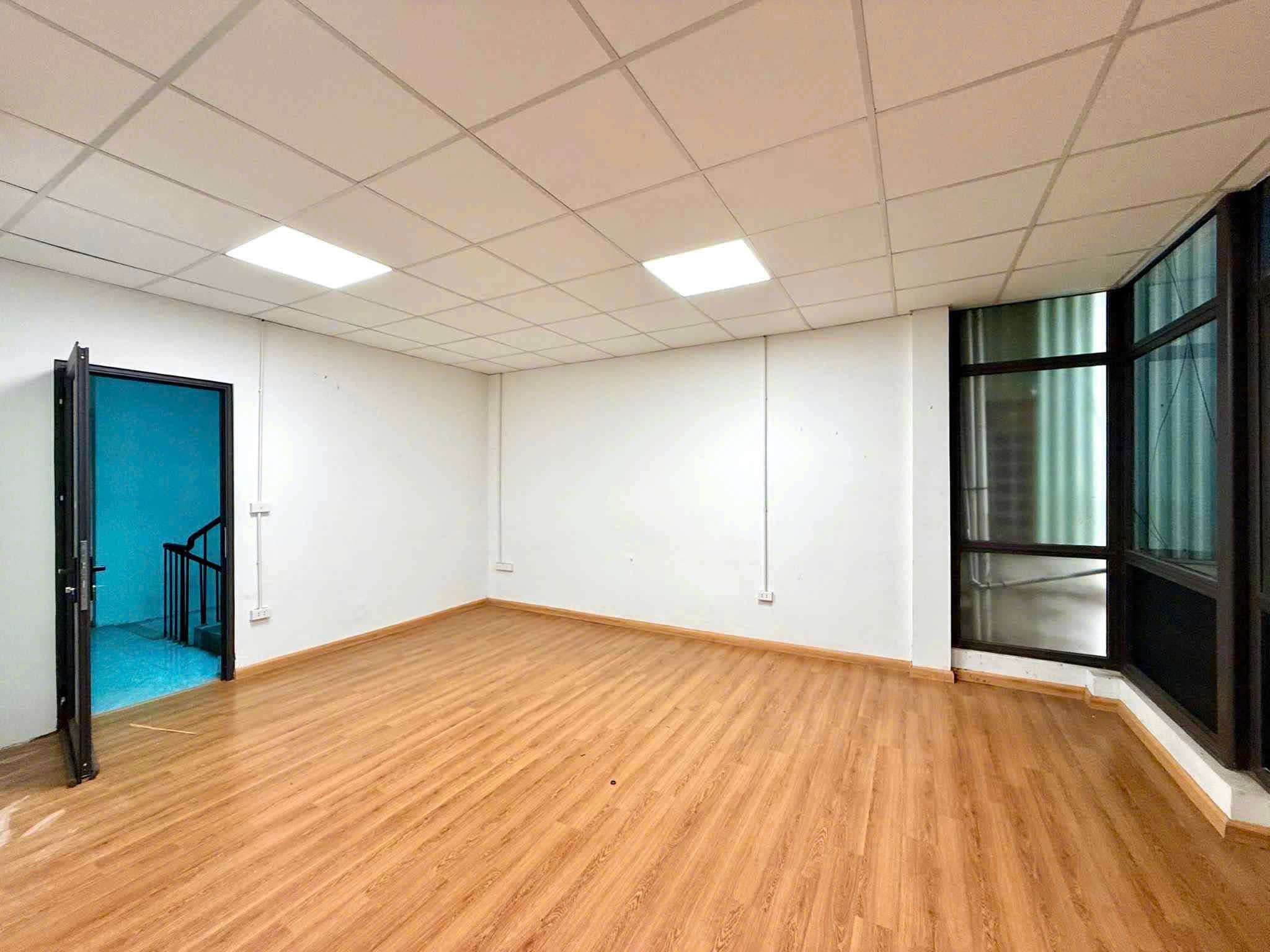 Bán nhà mặt ngõ ô tô đường Kim Mã - 70m2 - 6 tầng - thang máy