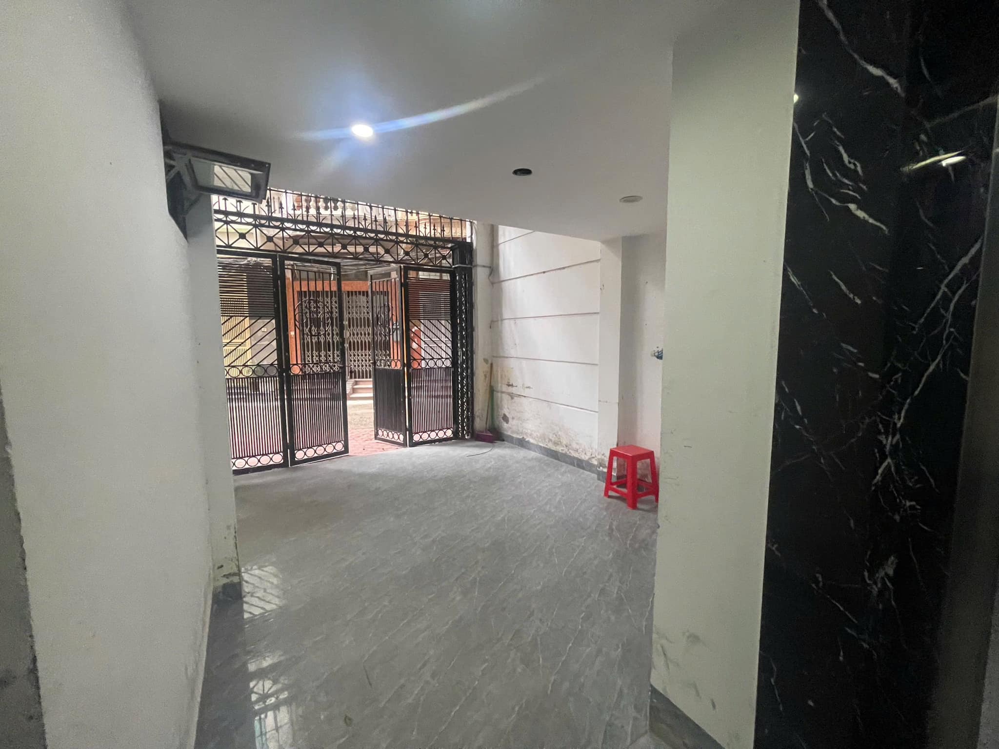 Bán nhà mặt ngõ ô tô đường Kim Mã - 70m2 - 6 tầng - thang máy