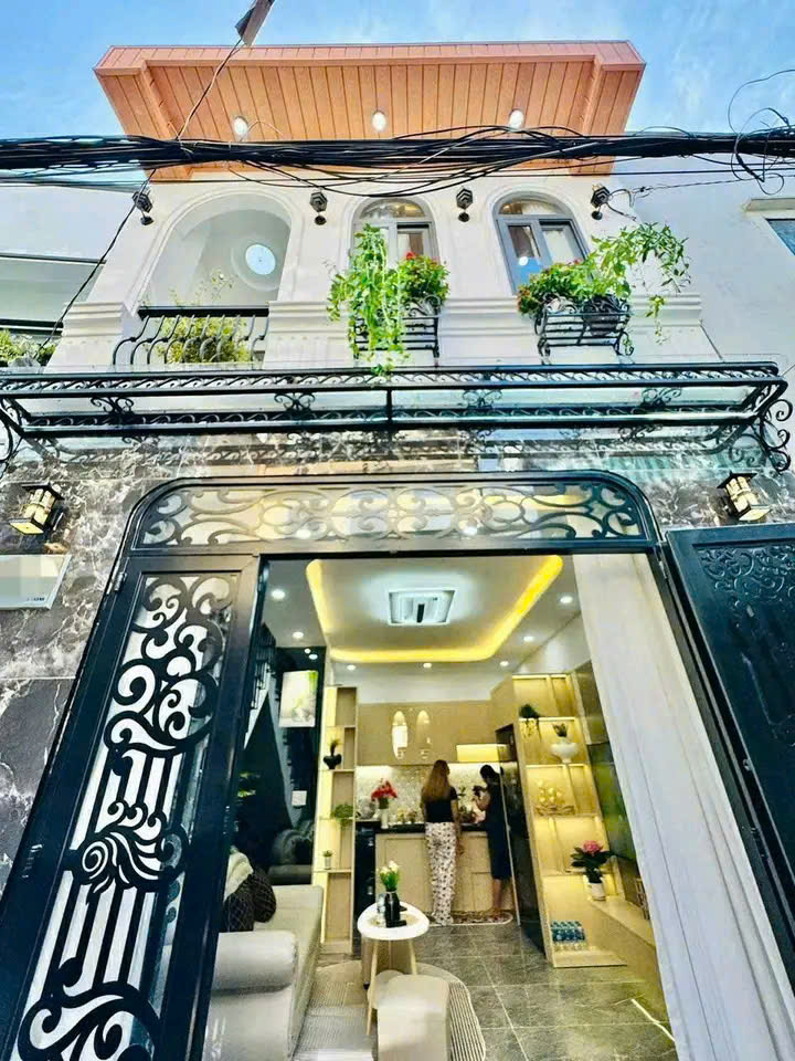 Bán gấp nhà đường Trần Xuân Soạn, quận 7, giá 2,56 tỷ, 56m2, hẻm xe hơi thông thoáng, sổ riêng