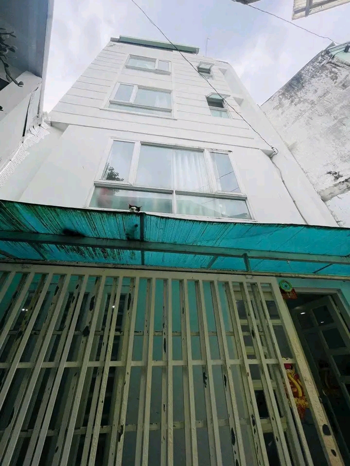 Kẹt tiền bán gấp nhà Bà Hom, quận 6, giá 2,59 tỷ, 56m2, hẻm xe hơi rộng rãi 6m, sổ riêng sang tên ngay