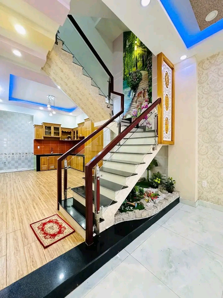 Xoay tiền bán gấp nhà Nguyễn Chí Thanh, phường 8, quận 10, 60m2