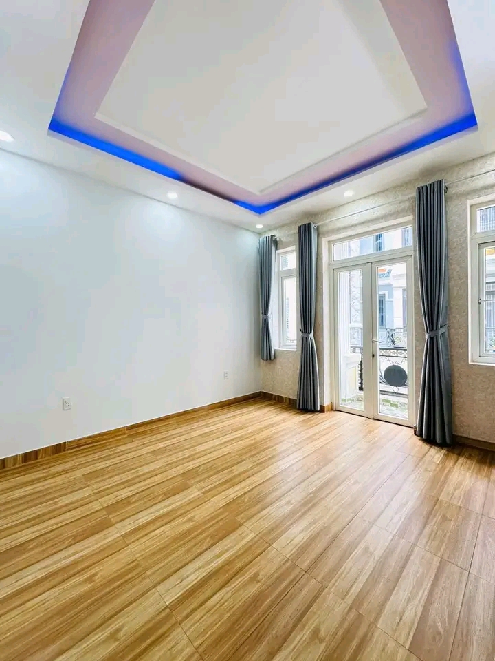 Xoay tiền bán gấp nhà Nguyễn Chí Thanh, phường 8, quận 10, 60m2