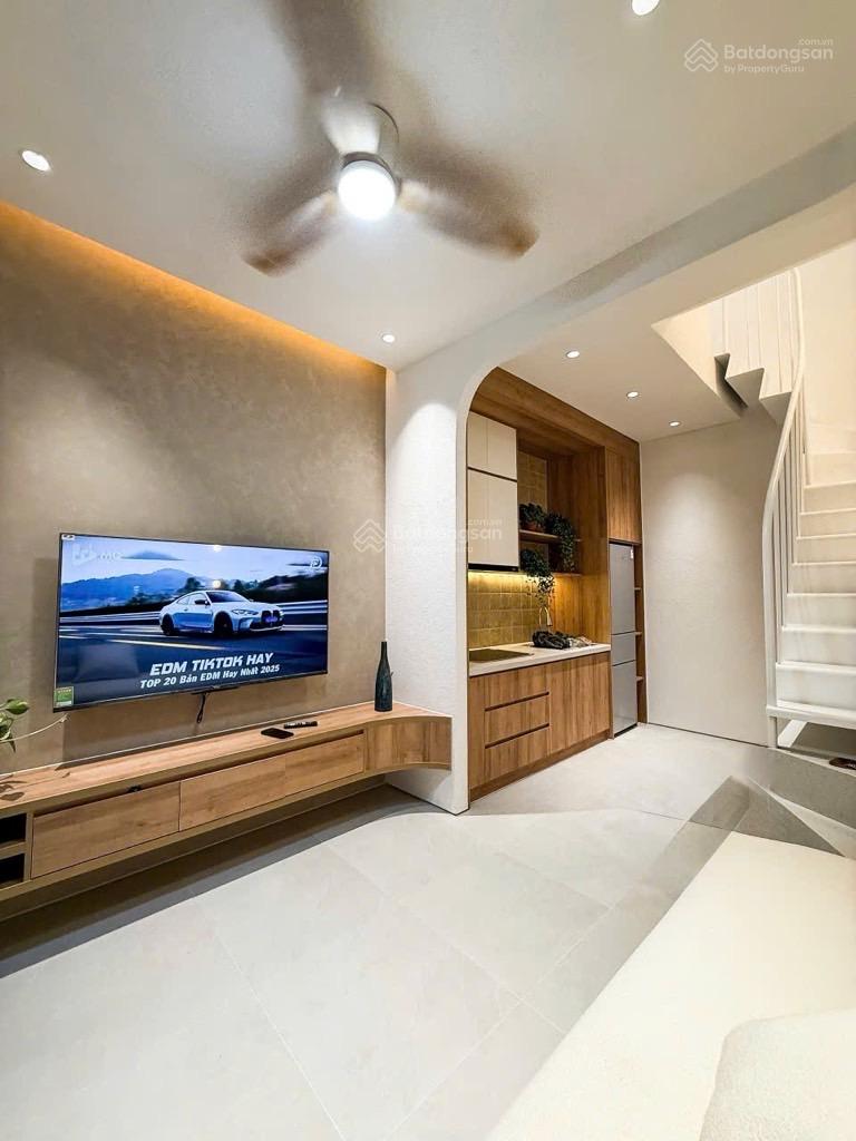 Bán gấp nhà Bình Thạnh cạnh quận 1, vị trí tốt di chuyển trung tâm