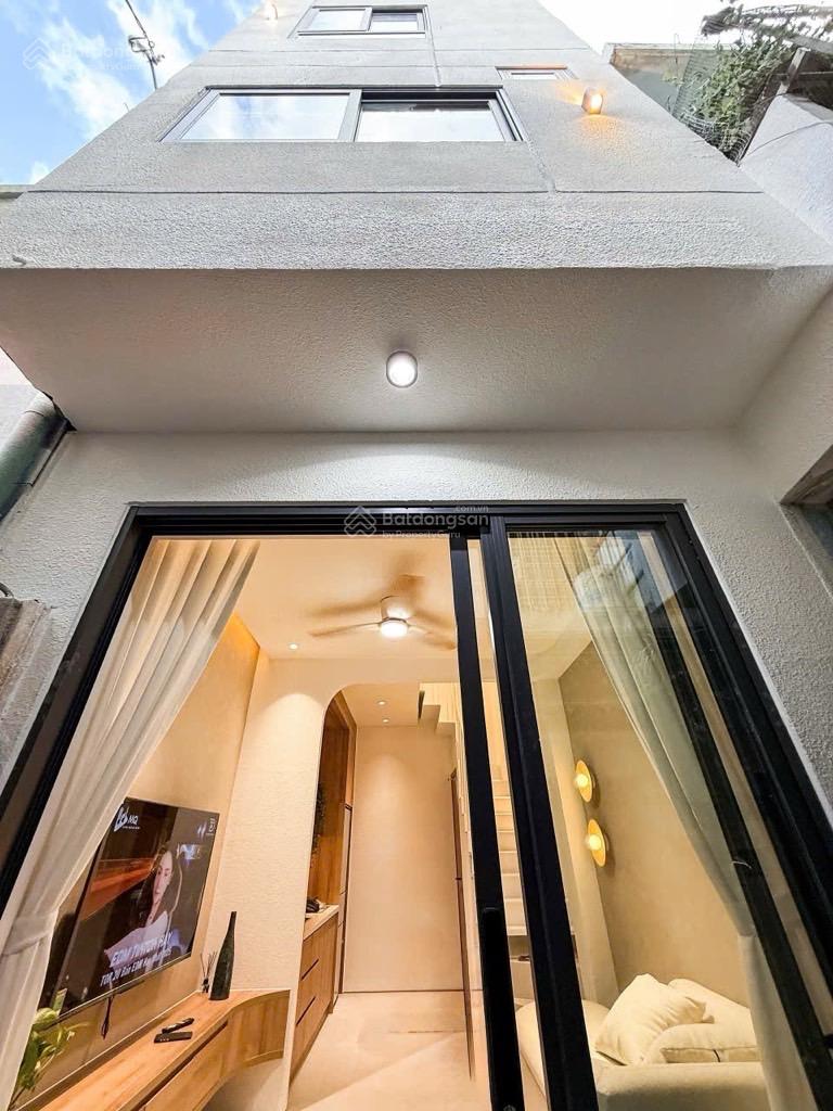 Bán gấp nhà Bình Thạnh cạnh quận 1, vị trí tốt di chuyển trung tâm