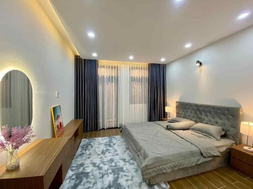 Bán nhà quận 4, vị trí đẹp, giá 3,55 tỷ, hẻm xe hơi, cần bán gấpppppp