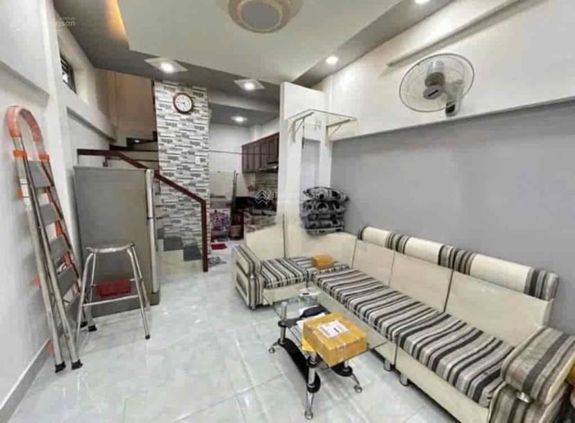 Nhà giá tốt 35.8m2 Lãnh Binh Thăng, phường 12, quận 11, đang cho thuê 16 triệu/ tháng. Sổ hồng riêng