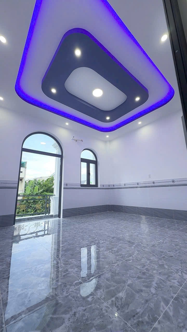 Bán nhà mái Thái 1 trệt, 1 lầu, giá chỉ 1,25 tỷ