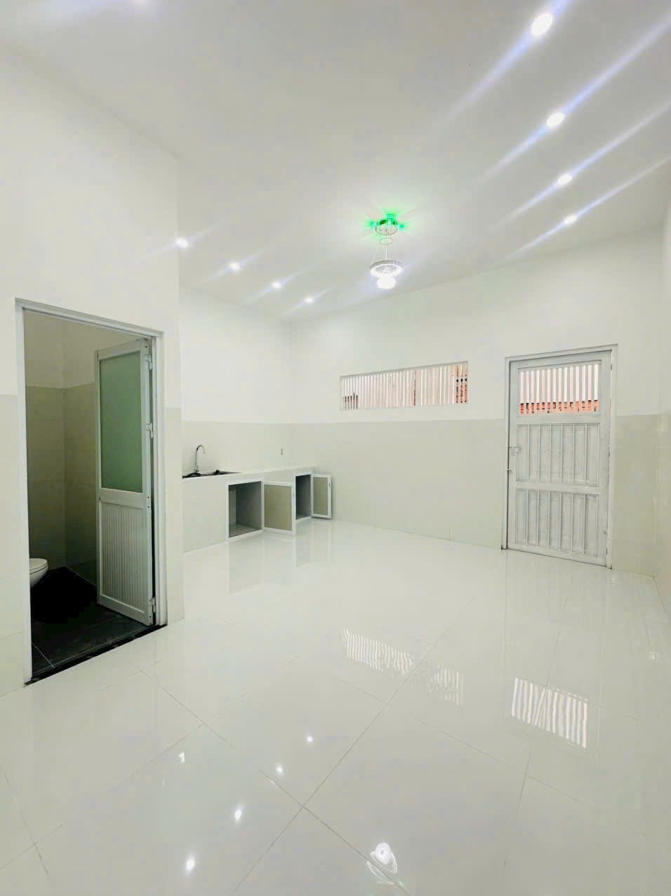 Cho thuê nhà trệt mới 80m2, khu dân cư Hồng Loan 6A, Cái Răng, Cần Thơ, giá 7 triệu/ tháng