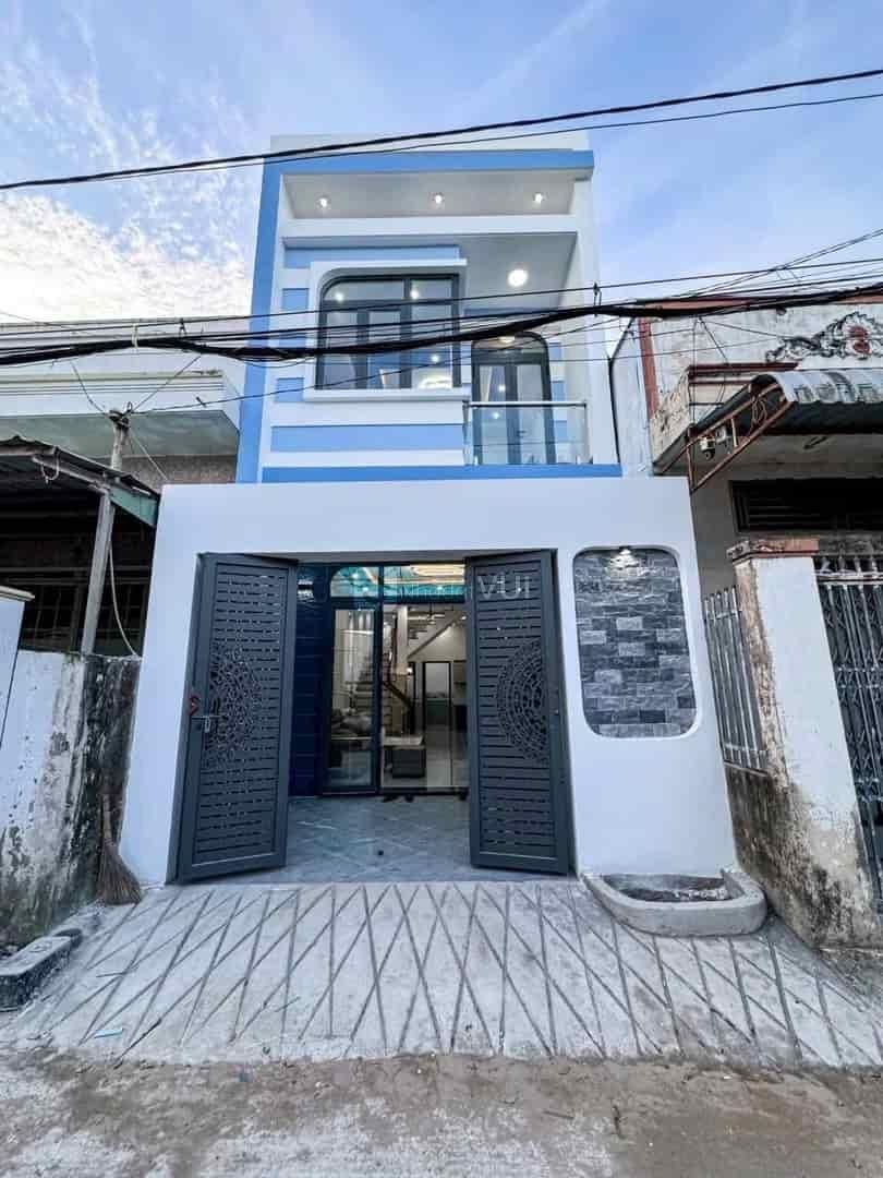 Bán nhanh nhà gần công viên. Nhà 64m2 Võ Văn Tần, phường 5, quận 3, xây 1 trệt, 3 lầu