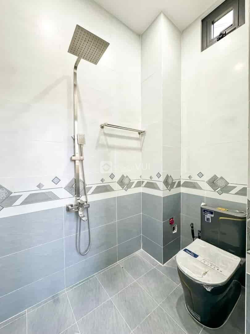 Bán nhanh nhà gần công viên. Nhà 64m2 Võ Văn Tần, phường 5, quận 3, xây 1 trệt, 3 lầu