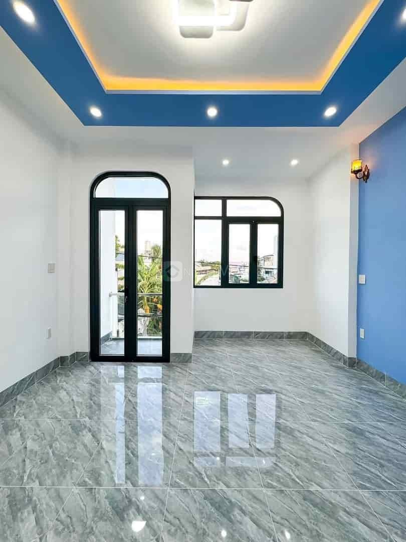 Bán nhanh nhà gần công viên. Nhà 64m2 Võ Văn Tần, phường 5, quận 3, xây 1 trệt, 3 lầu