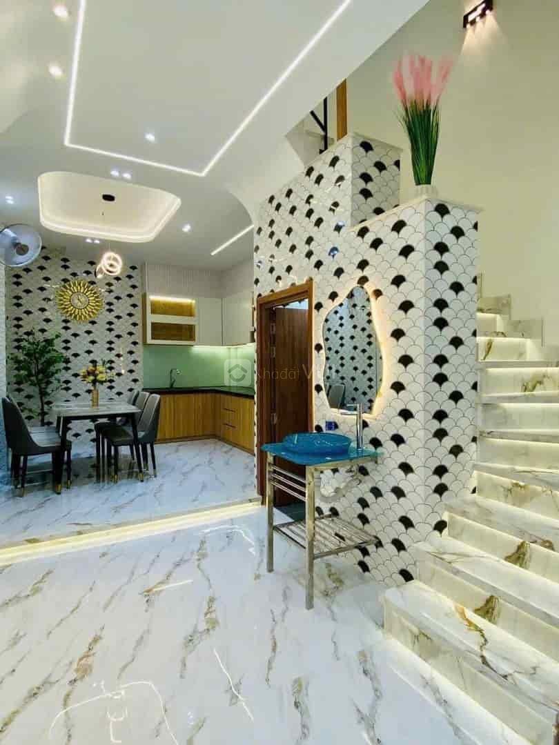 Nhà 50m2 Hoàng Việt, phường 4, Tân Bình, xây 1 trệt 1 lầu, sổ riêng