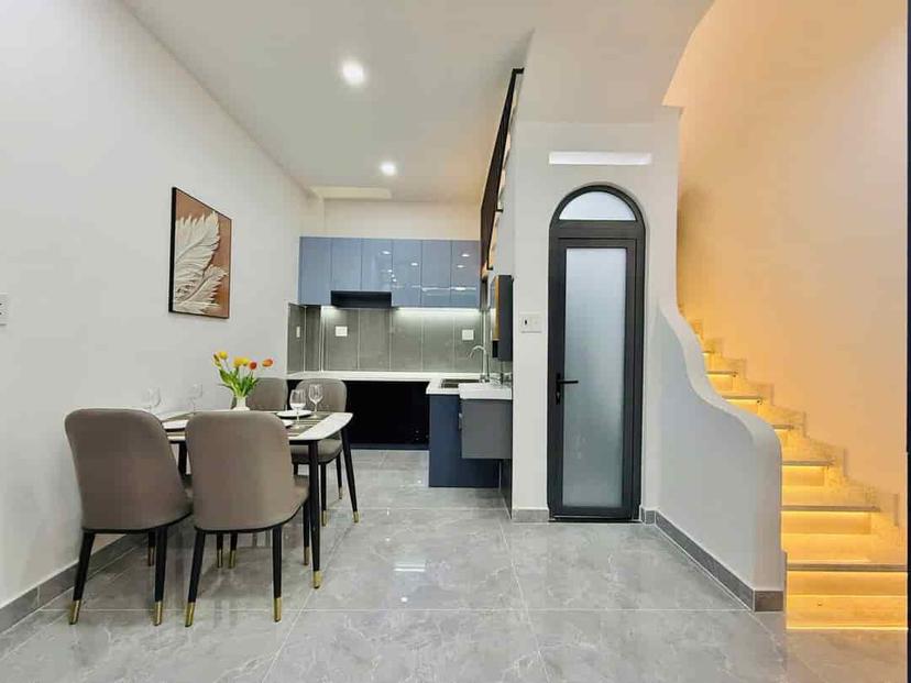 Bán nhà 4 tầng, giá 3,15 tỷ, Nguyễn Thượng Hiền, phường 6, Bình Thạnh