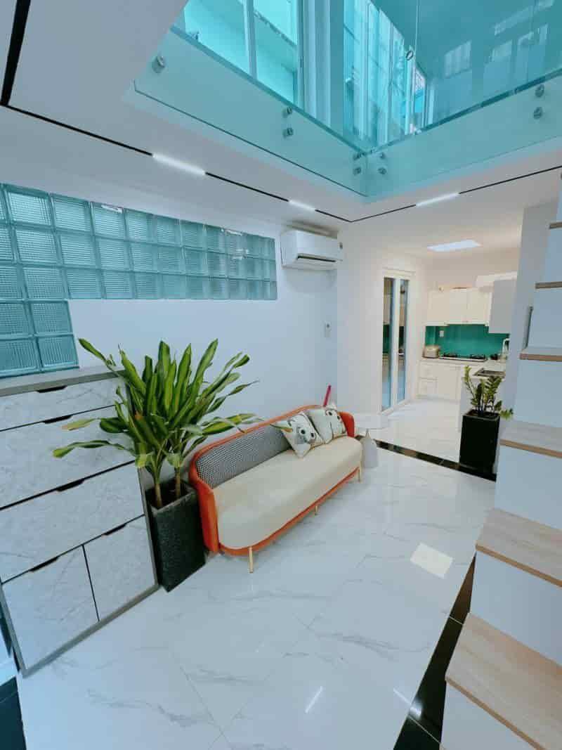 Nhà Điện Biên Phủ mới đẹp, 3 tầng, 2 ngủ, lô góc thông thoáng, cách hẻm xe hơi 20m, giá chỉ 3,8 tỷ