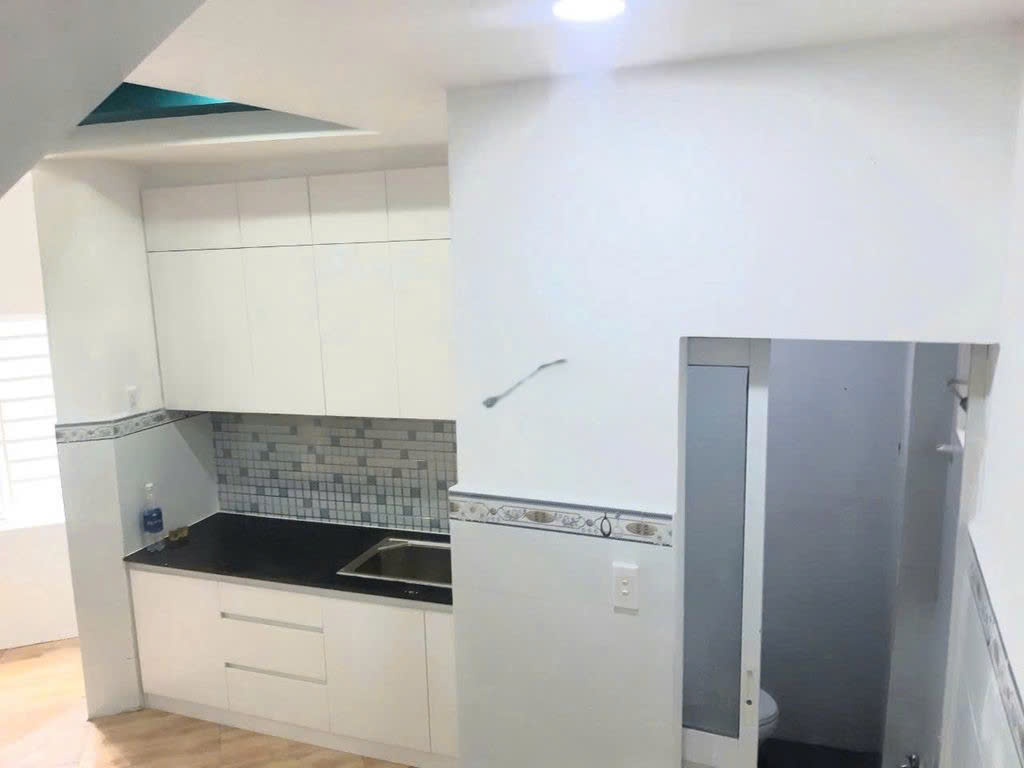 Nhà nguyên căn 336A Phan Văn Trị, phường 11 Bình Thạnh 2 lầu, giá 9 triệu