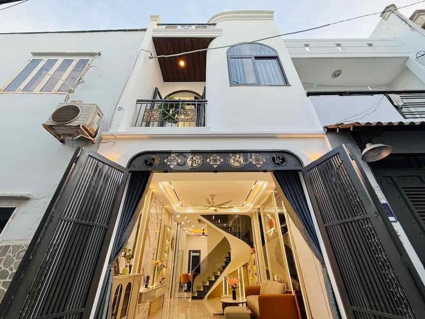 Bán nhà Bình Thạnh, giá chỉ 2,9 tỷ, gần trường học, hướng vào trung tâm