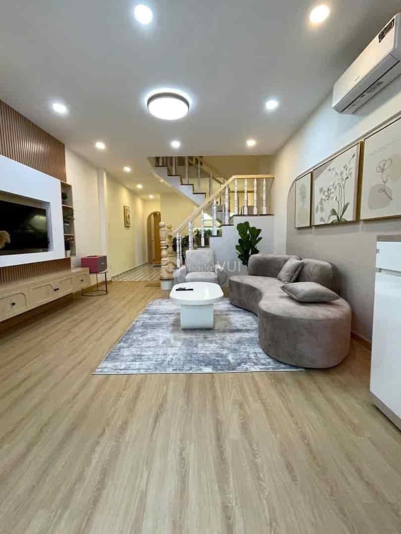 Bán gấp nhà đẹp Tân Sơn, giá chỉ 4,2 tỷ, sổ riêng, hẻm rộng ô tô