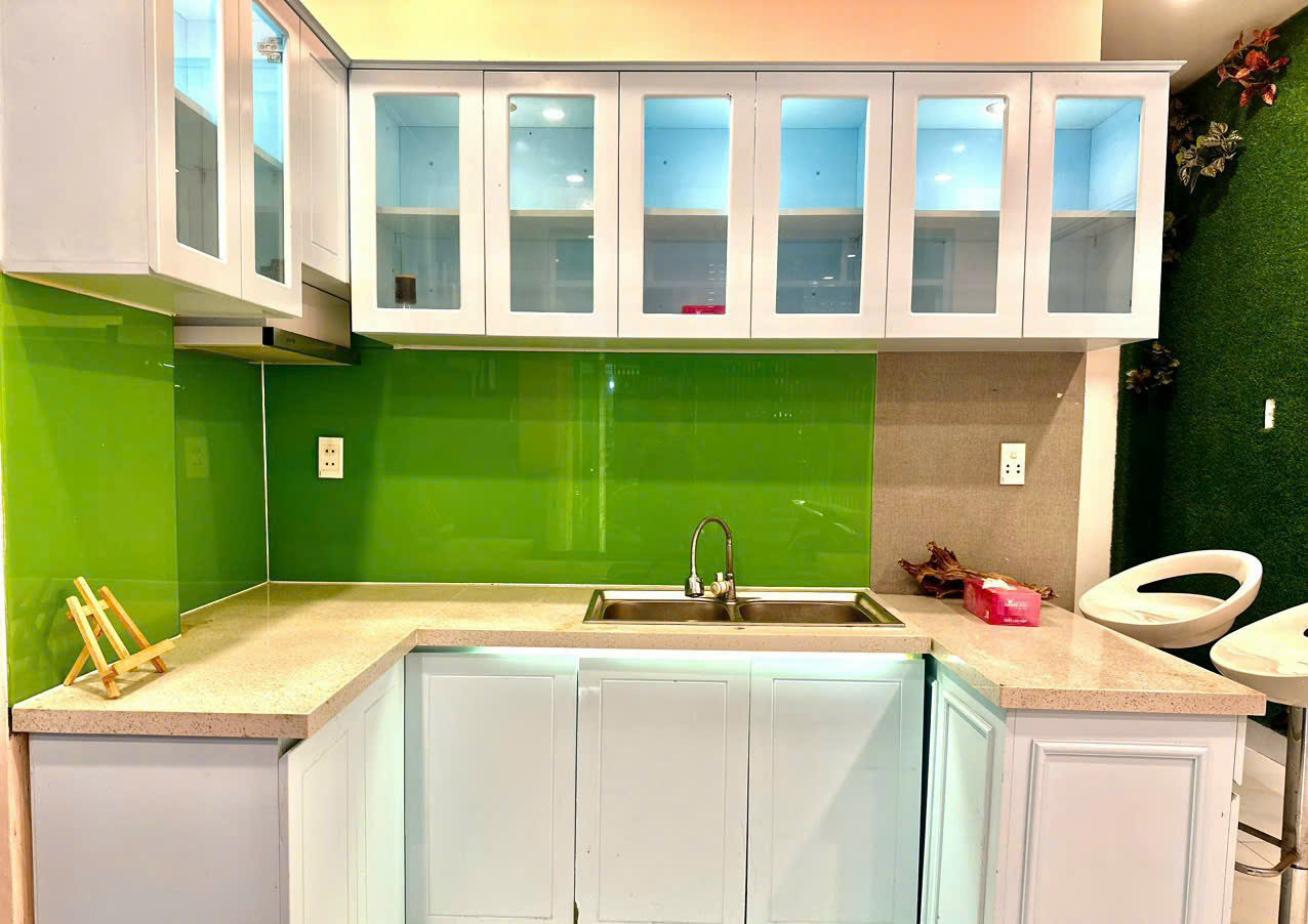 Bán nhà 273 Nguyễn Văn Đậu, 3 tầng sân thượng 2 phòng ngủ, 3wc, giá 15,8 triệu/tháng