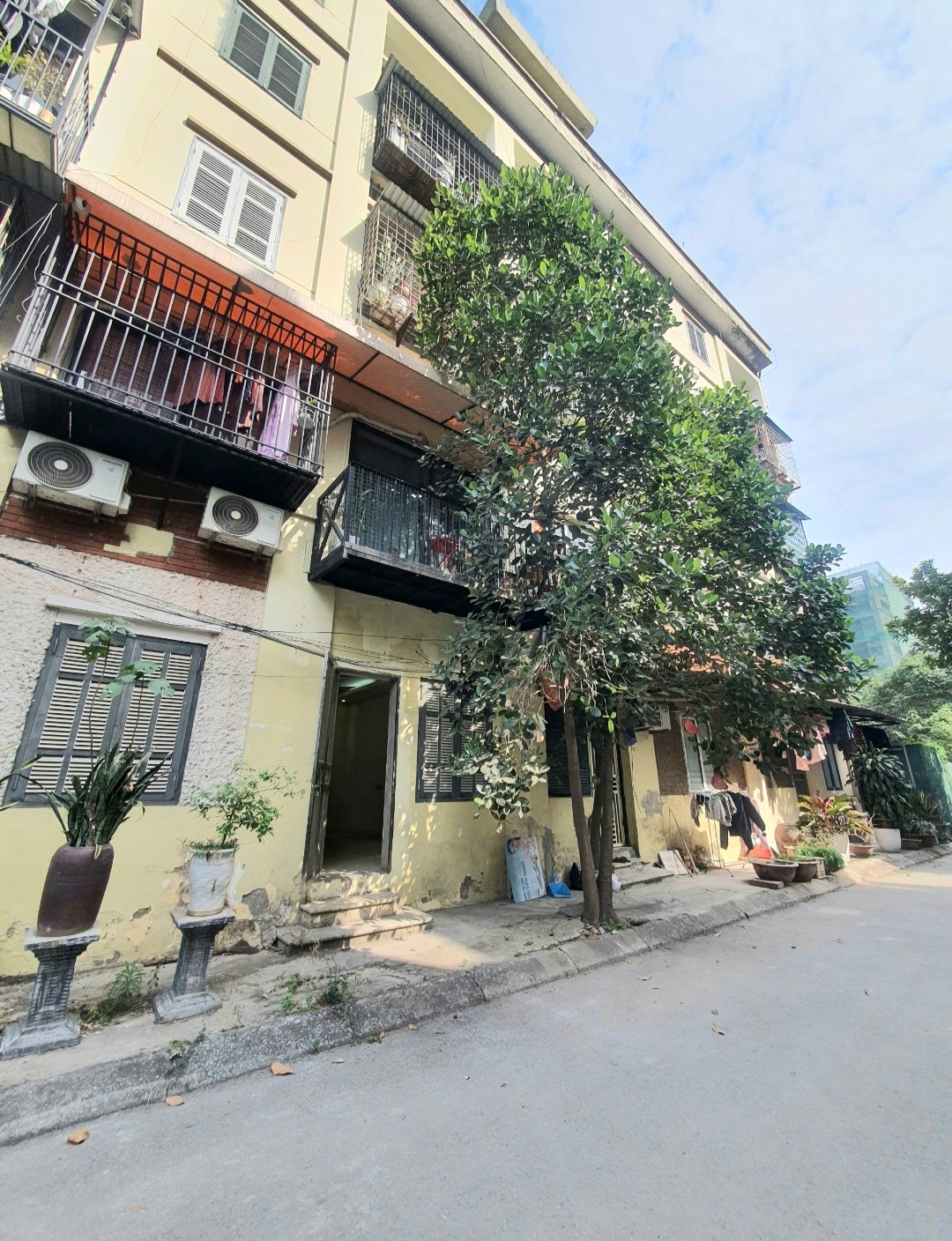 Cho thuê nhà/MBKD/Văn phòng tầng 1 mặt ngõ thông, ô tô tránh phố Lạc Trung, 40m2 mặt tiền 6m, giá 7 triệu/tháng