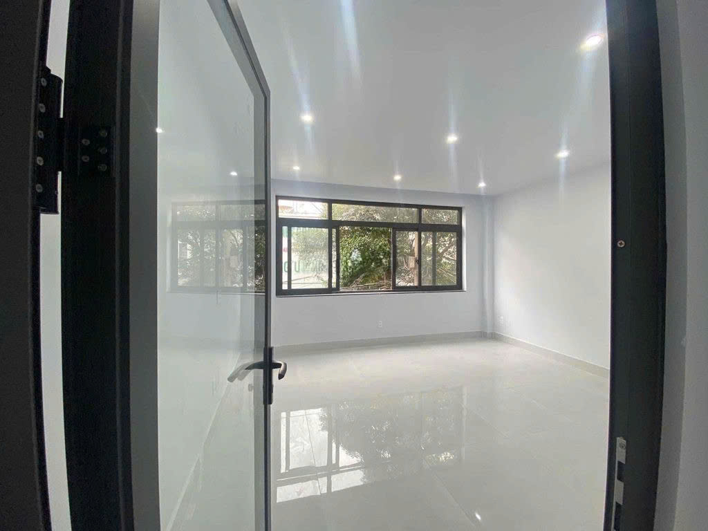 Cho thuê nhà nguyên căn 435 Phạm Văn Đồng Bình Thạnh, 4 tầng giá 35 triệu/tháng