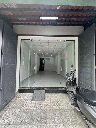 84A Phan Văn Trị, phường 11, Bình Thạnh, diện tích 2 tầng, giá 28 triệu tháng