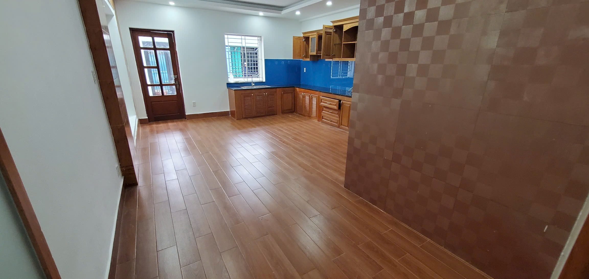 346A Ung Văn Khiêm, phường 25 Bình Thạnh 5m x 20m, 2 tầng có sân trước