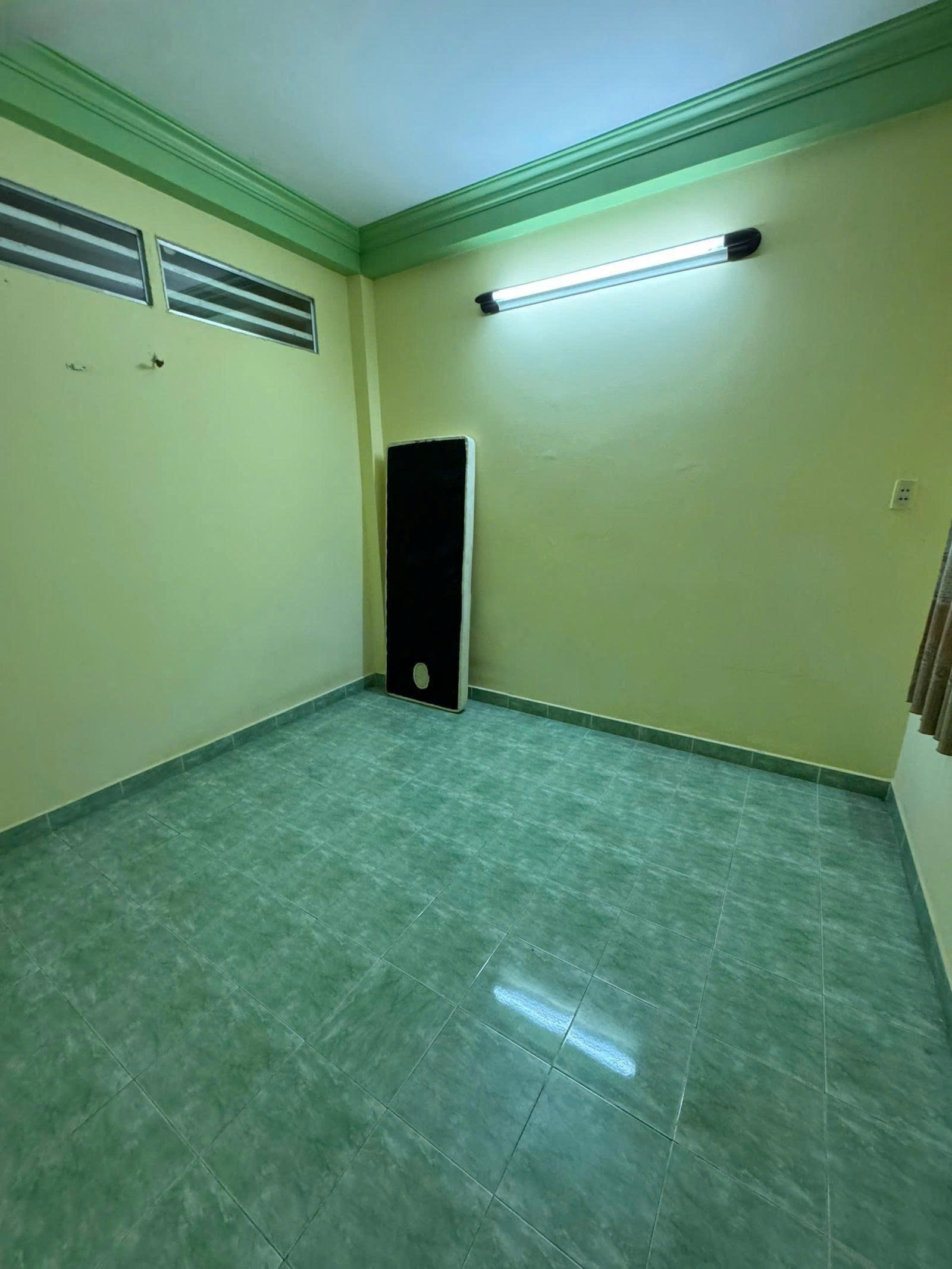 56A Hoa Hồng Phường 2 Phú Nhuận (4x16m) - 3 tầng 4 ngủ 3 vệ sinh - Giá 35 triệu/tháng