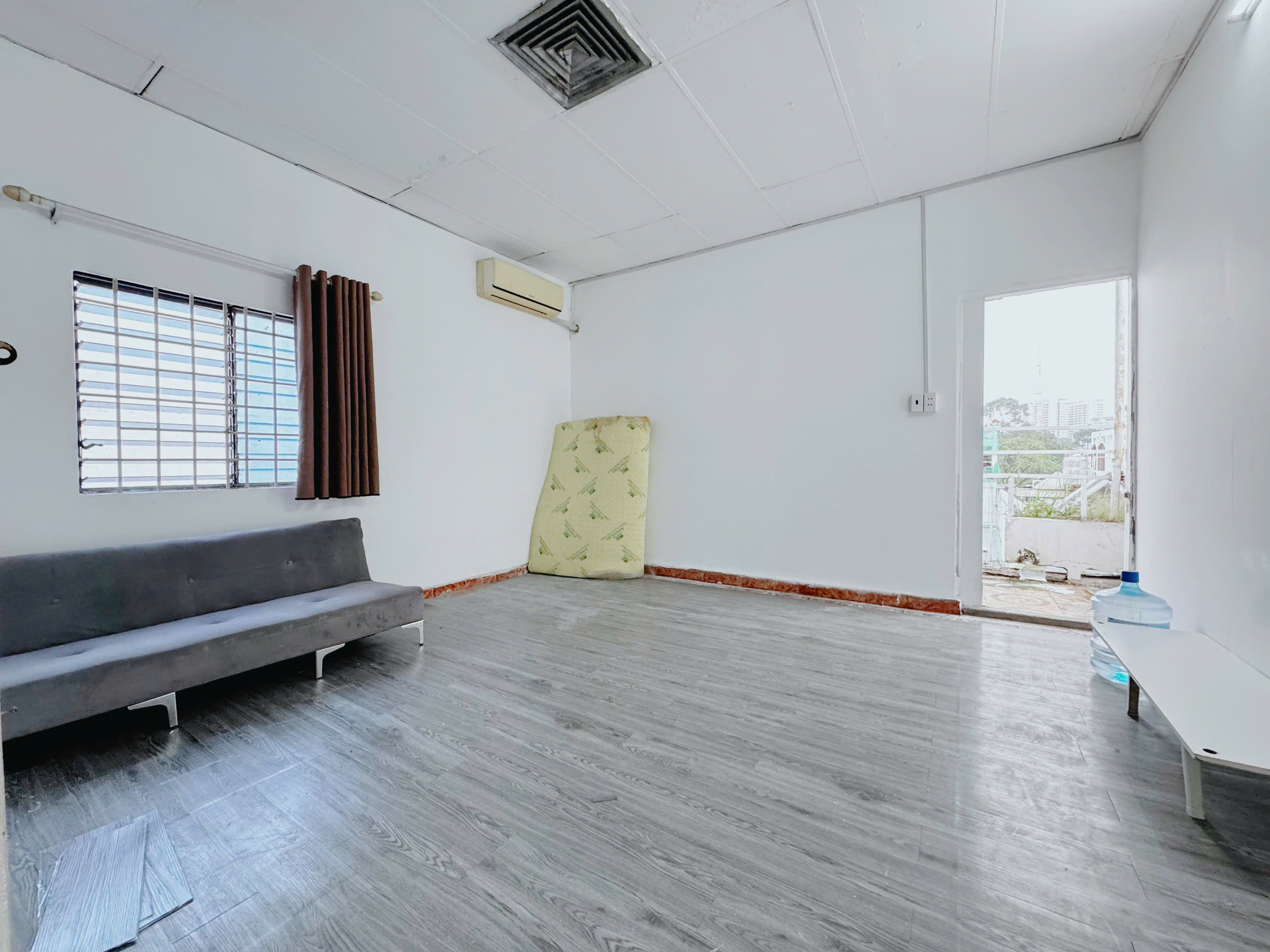 206 Hồ Văn Huê, phường 9 Phú Nhuận 40m2, full nội thất ở liền, giá 6,5 triệu tháng