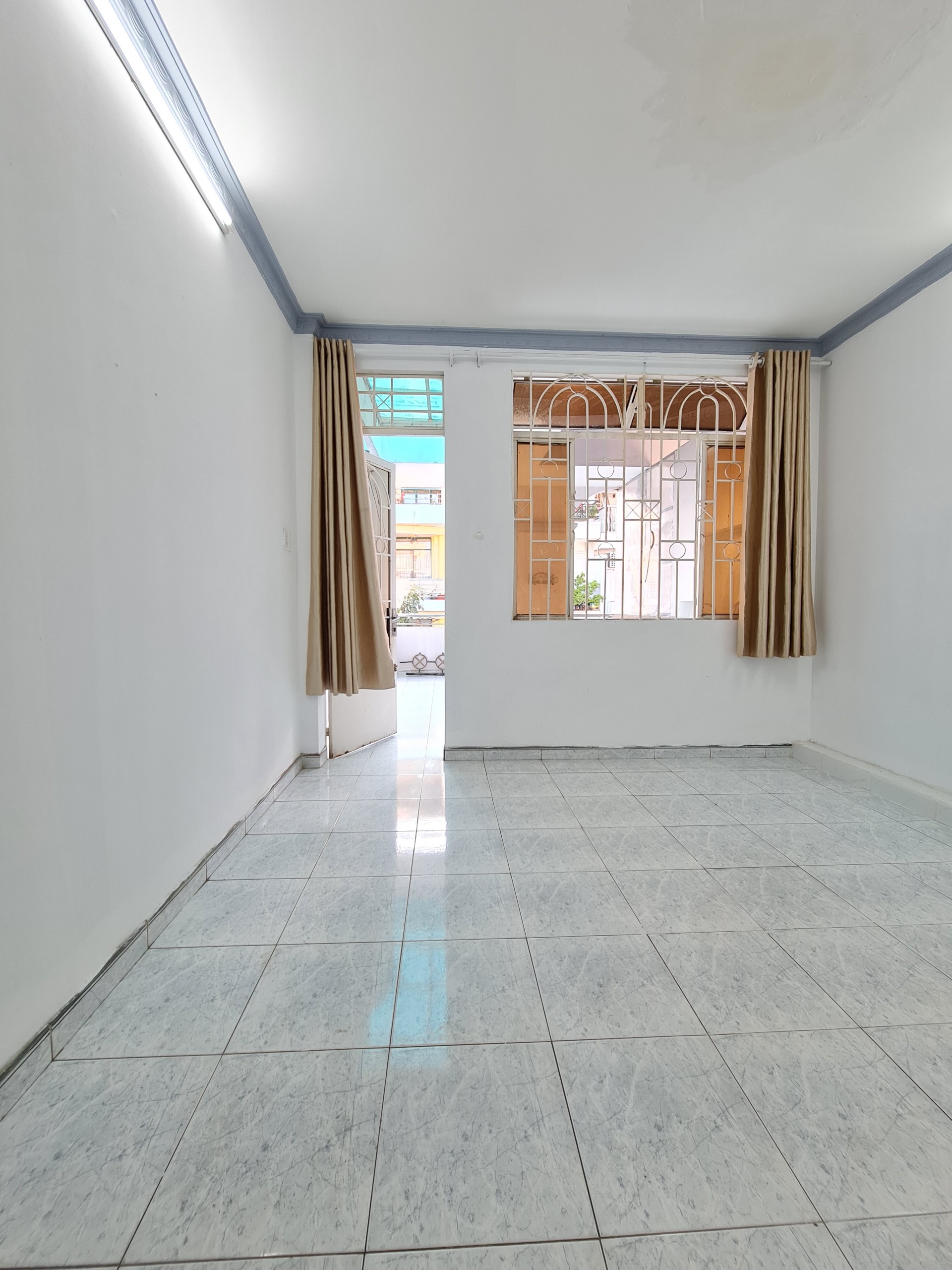 Phòng trọ cao cấp có ban công tách bếp, thoáng rộng quận 7, diện tích lớn có NTCB 30m2