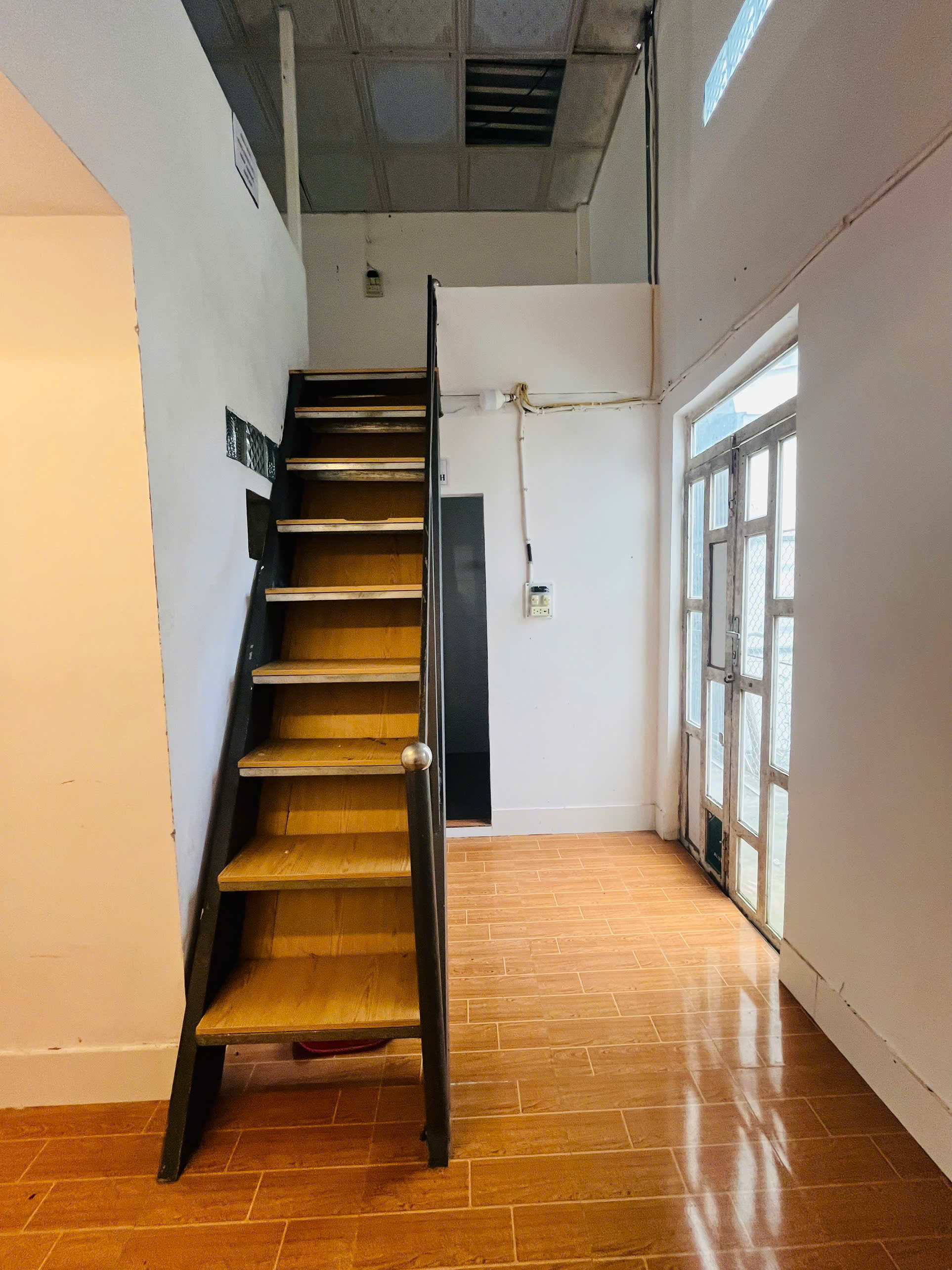 Nhà mới – vị trí đẹp – mặt tiền trục chính – phù hợp ở, mở văn phòng công ty, kinh doanh online